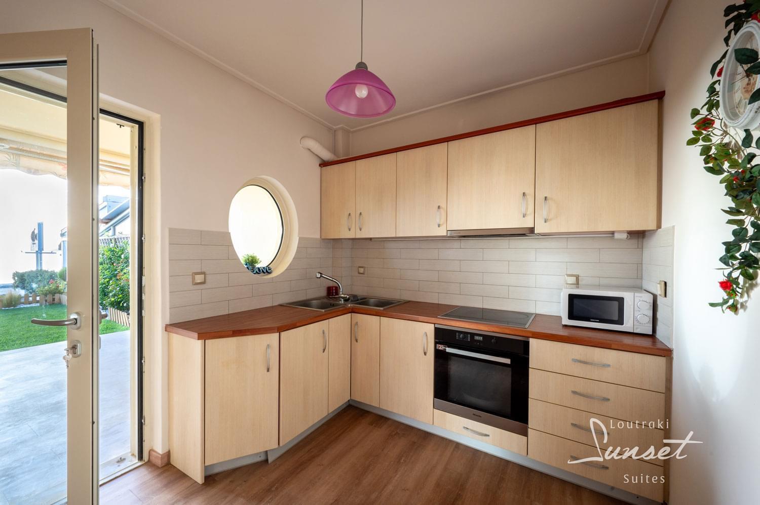 Loutraki Sea Sunset Apartment Exterior photo